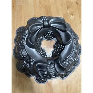 Nordic Ware Wreath Bundt Cake Pan Mold Christmas Holiday Cast Aluminum USA